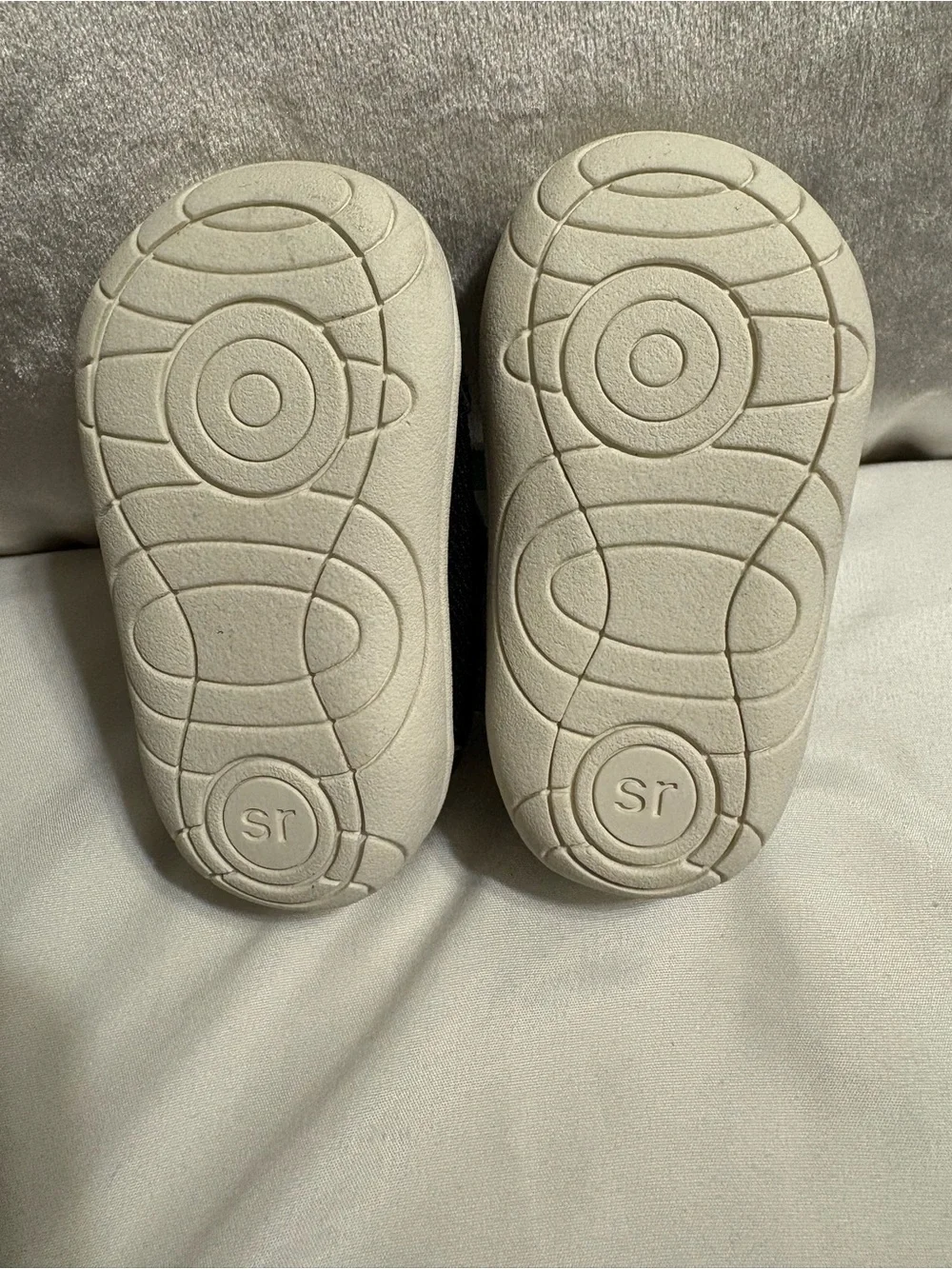 Stride Rite Black and White /Baby  Shoes Sneakers  !!!! Size 4 Months